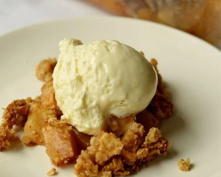 Delicious easy apple crumble dessert with apples and crumbly topping